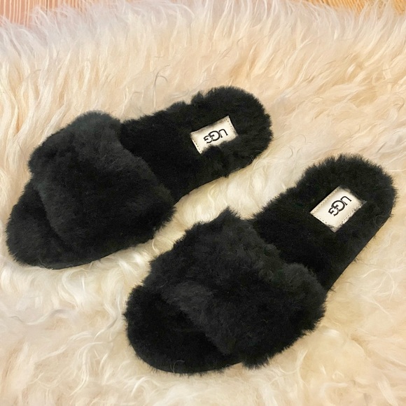 UGG Shoes - NWOB UGG Fluff Slides in Black Sz 6.